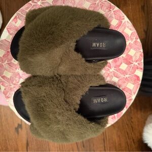 ROAM Plush Olive Slides